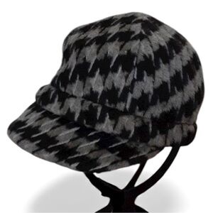 Talbots Houndstooth Gray and Black Lined Hat